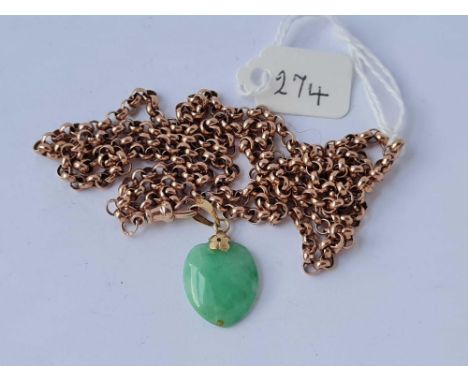 A 14CT GOLD JADE HEART PENDANT ON LONG 28 INCH 9CT LINK NECK CHAIN - 19.4 GMS 