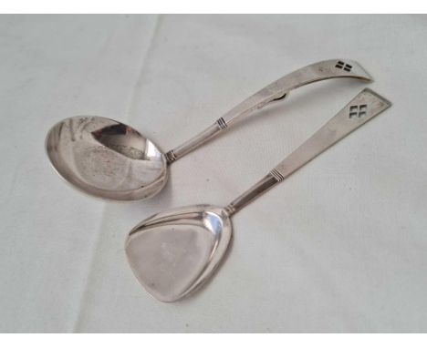 A Dutch stylish ladle and spoon - 40 g