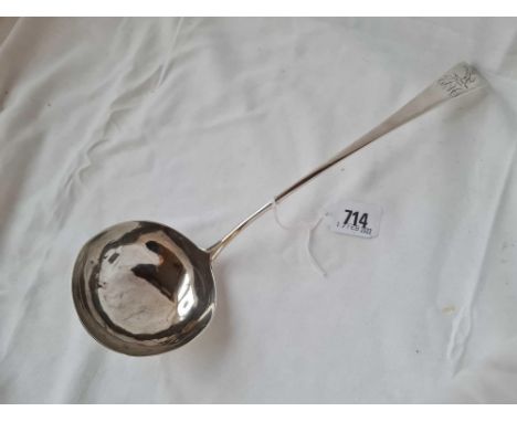A George III soup ladle with crested handle, London 1791, 139g