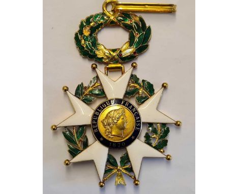 French Republic enamel decorated medal with laurel tie