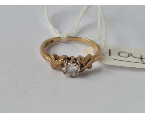 A Vintage diamond ring 9ct size L  - 2.4 gms 