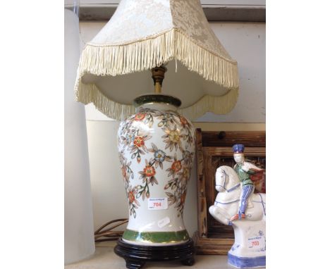 POTTERY TABLE LAMP AND SHADE 67CM    H5