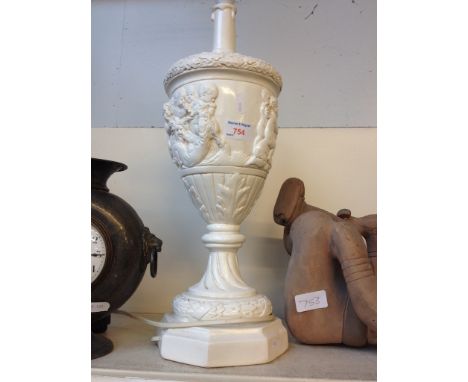 WHITE TABLE LAMP NO SHADE     L5