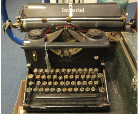 Imperial vintage black enamelled typewriter.(B.P. 24% incl. VAT)