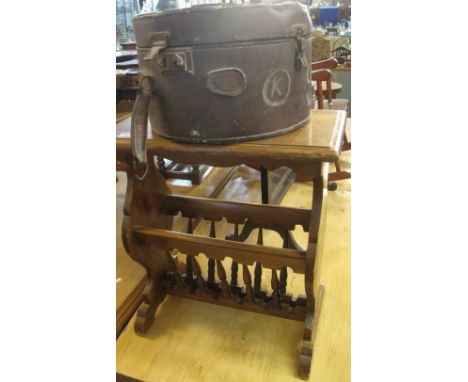 Vintage leather hat box together with a modern hardwood magazine rack. (2)(B.P. 24% incl. VAT)