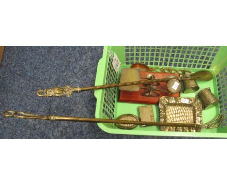 Box of assorted brass ware to include: postal scales, toasting fork, match case, lovespoon, ashtrays, miniature jugs and a We