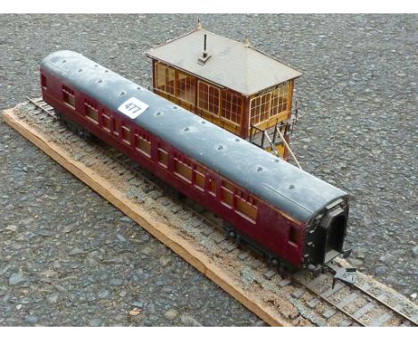LIMA 0 GAUGE MK 1 COACH & 0 GAUGE MIDLAND RAILWAY SIGNAL BOX