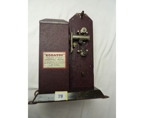 KODATOY UNIVERSAL MODEL PROJECTOR