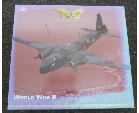 CORGI 1:72 VICKERS WELLINGTON AA 34804 BOXED - BUT WORN