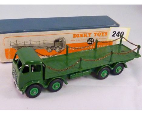 DINKY SUPERTOY BOXED FODEN 505 FLAT TRUCK WITH CHAINS IN VGC & BOXED
