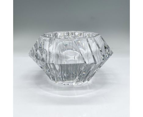 Striking thick clear crystal bowl in an interesting segmented design. Orrefors etched mark. Artist: Martti RytkonenDimensions