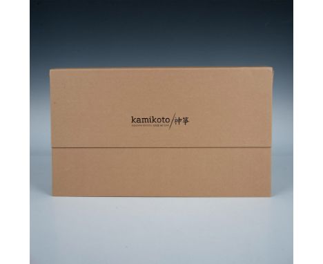 Designed in modern simplicity and quality, with a rich, smoky scent and smooth surface. Kamikoto marked on the board. This it