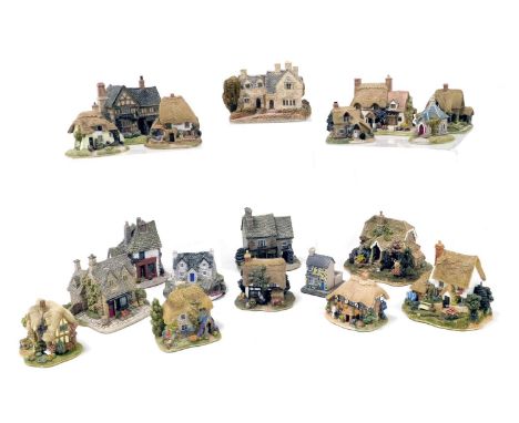 A group of Lilliput Lane cottages, some boxed, including The Stone Mason, Puddle Duck, Cabbage Patch Corner, Blue Boar, Fry D