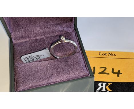 Platinum 950 &amp; diamond ring with 0.10ct brilliant cut central stone. RRP £900We have used a ring sizer mandrel to determi