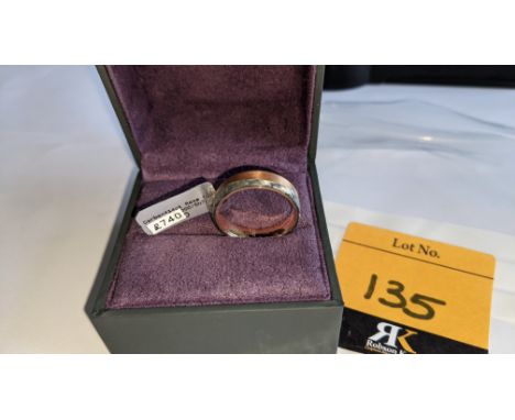 Carbon &amp; 14ct rose gold ring RRP £740We have used a ring sizer mandrel to determine the inside diameter in mm of this rin