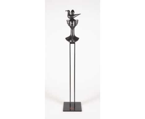 MARGARITA PUEVA1950 Pernik, Bulgarien - 2016 Düsseldorf'THE BEGINNING' (2009) Bronze, schwarz patiniert, auf Stahl-Sockel. Ge