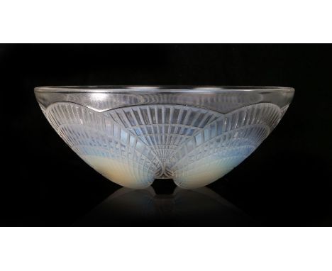 Rene Lalique "Coquille" pattern glass bowl, relief moulded with scallop shells in a graduated opalescence,&nbsp;inscribed R. 