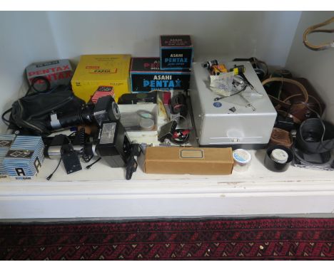 Various Photographic items and a Leica Projector 
