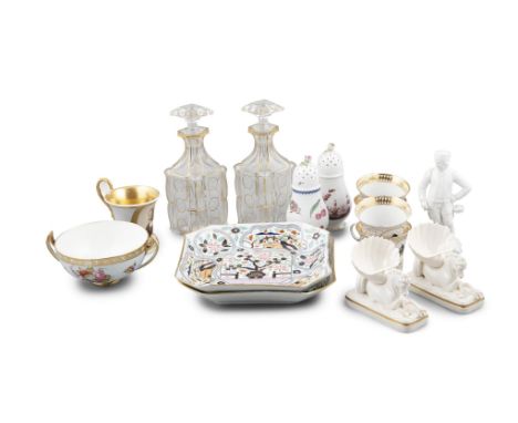 A COLLECTION OF DECORATIVE CERAMICS AND GLASS, comprising a pair of squared ironstone 'Imari' dishes, 21cm wide; a Berlin por