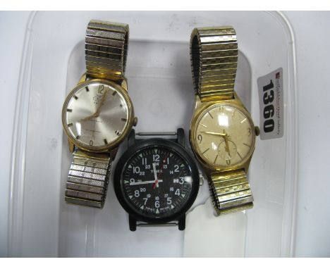 Smiths De Luxe Vintage Gent's Wristwatch, the signed dial with Arabic numerals and line markers, on later expanding bracelet;