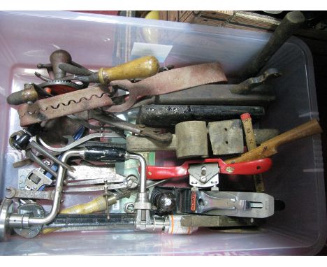 Stanley Blades, Bailey woodworking plane No. 3, Stanley hand drills, other tools:- One Box