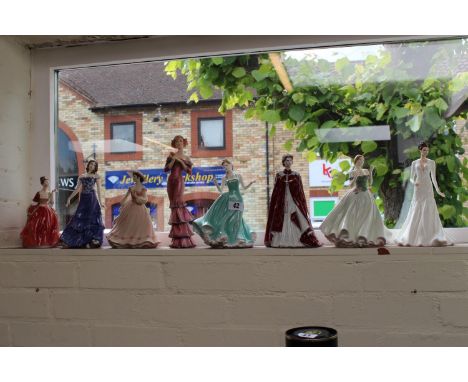 Collection of Royal Doulton and other ceramic figurines inc. Worcester Queens 80th, Summertime etc (8) 