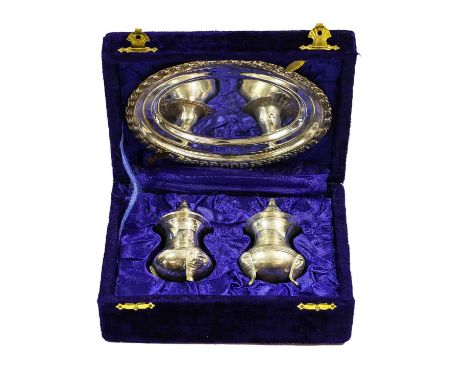 A Collection of Assorted Silver Plate, including: an oblong tray with two scroll handles, a circular gallery tray; a cased se