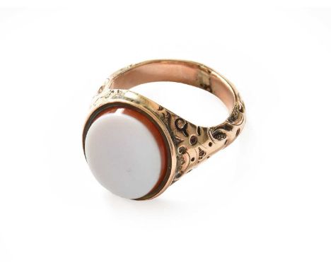 A 9 carat gold signet ring, finger size QGross weight 5.5 grams.