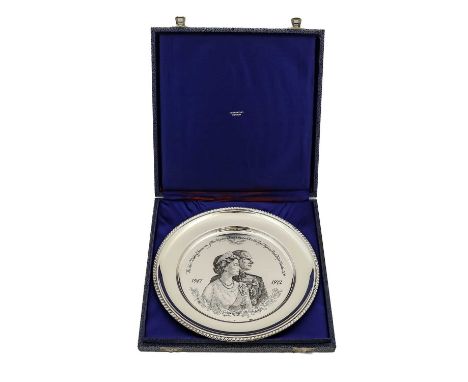 An Elizabeth II Silver Commemorative Plate, London, by John Pinches, London, 1972, made to commemorate the silver wedding of 