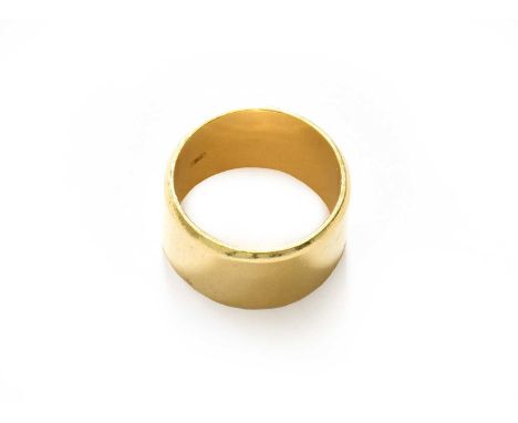 A band ring, stamped '750', finger size OGross weight 11.6 grams.