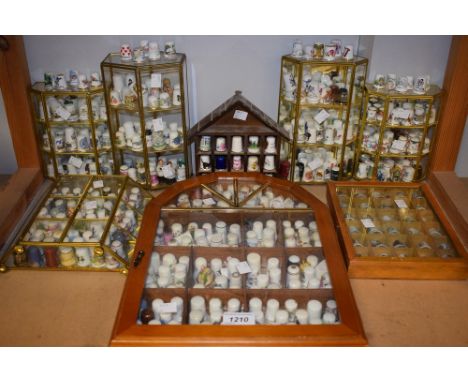 Thimbles - ceramic - Royal Worcester, Wedgwood, Royal Doulton, Hammersley, Caverswall, Sutherland, Limoges, etc including wil