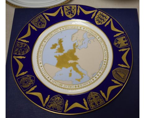 A Spode limited edition plate to commemorate the enlargement of the European Community, boxed 