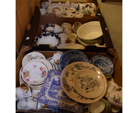 Ceramics - a quantity of Royal Worcester Evesham; Royal Albert tableware; Crown Derby Posies tableware; Spode Blue Italian ta