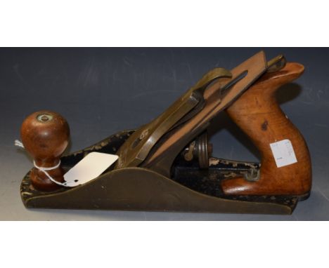 Carpentry Tools - a Stanley woodworking plane, N0 4, Bailey, US Pat. Apr-19-10