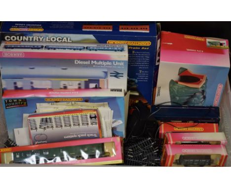 Toys and Juvenalia - Hornby 00 Gauge Trains - Country Local R 904, 0/639, boxed (partial contents); Diesel Multiple Unit, BR 