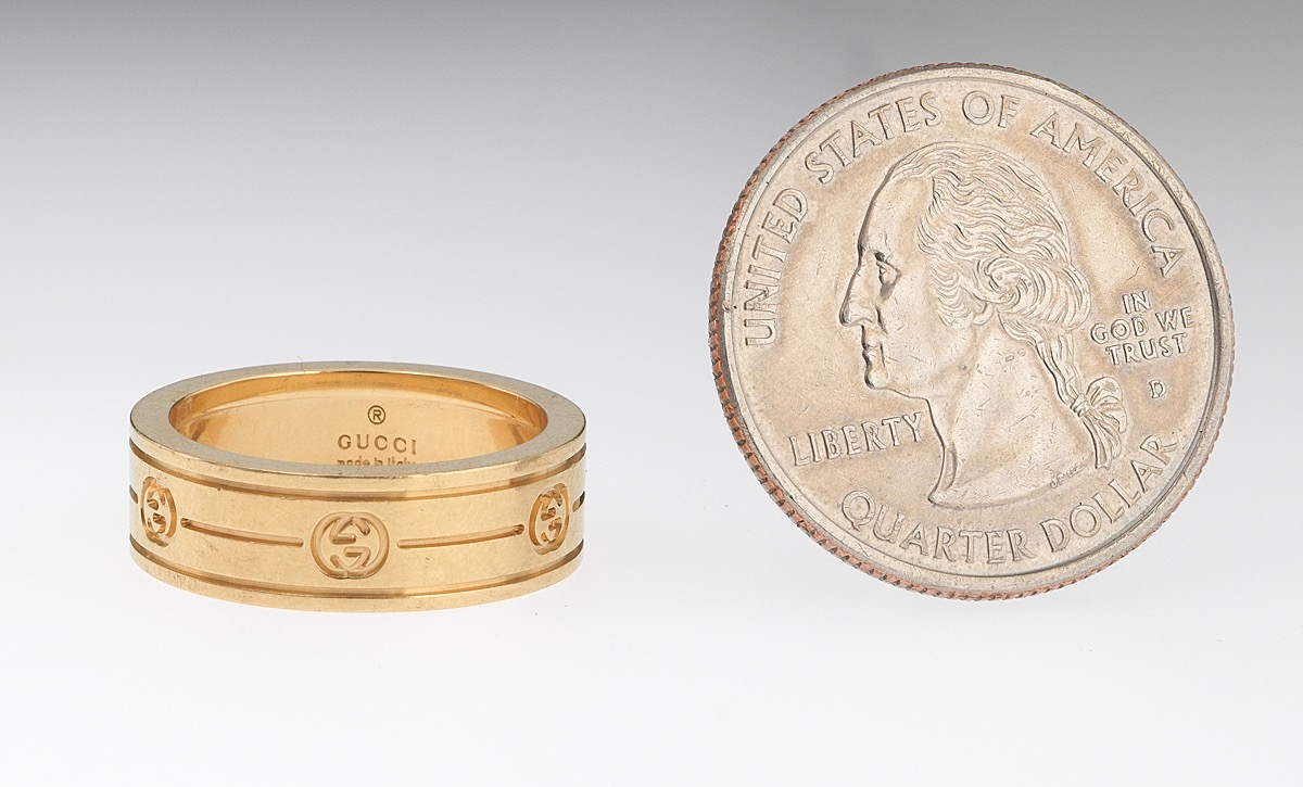 Ring size 55.5 18k yellow gold band with repeated GUCCI hallmark