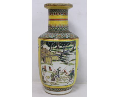 Large Chinese Qing Dynasty rouleau vase decorated in the Famille Verte palette, the two large panels depicting figures thresh