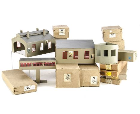 Trix 00 Gauge 'Manyways' Station Items: Including many uncommon wooden items, with  boxed footbridge, gantry signal box, coun