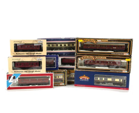 A mixed box of 00 Gauge Coaching Stock:  including Bachmann Pullman car 39-300B, VG-E, box VG, Bachmann 50ft Parcels van and 