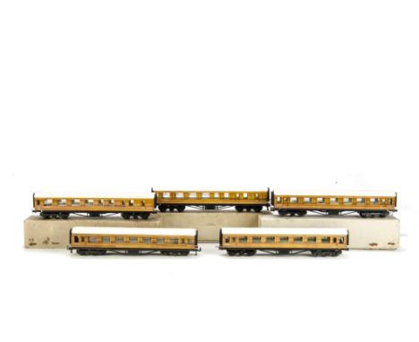Trix Twin Railway 00 Gauge Scale Length Coaching Stock: another rake of pre-war LNER coaches comprising Restaurant Cars (2), 