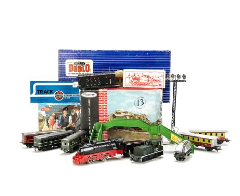 Collection of OO/HO Gauge Items and Spares by Hornby-Dublo and Others: including boxed Hornby-Dublo Through Station, bags of 