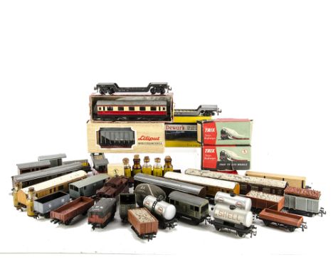 A large collection of assorted Trix 00 Gauge Rolling Stock Wagon Loads and other Components: from various periods, including 