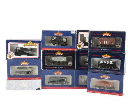 Bachmann 00 Gauge Freight Stock: one dozen assorted 4-wheel wagons, including cattle wagons, tankers and many others, various