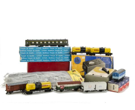 Early Rivarossi and Pocher HO Scale items: including three early Rivarossi Shell Tankers and three early open wagons, (one in