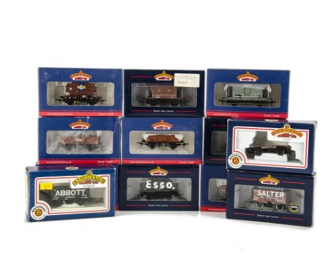 Bachmann 00 Gauge Freight Stock: One dozen assorted 4-wheel wagons, including cattle, tanker, 24T ore wagon and many others, 