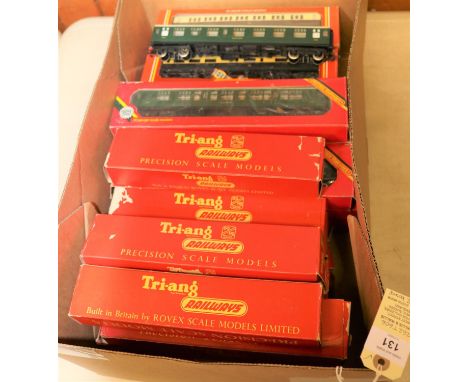 50x OO gauge model railway items by various makes. Including 5x locomotives; an LNER Class J72 0-6-0T loco, 581, in lined gre