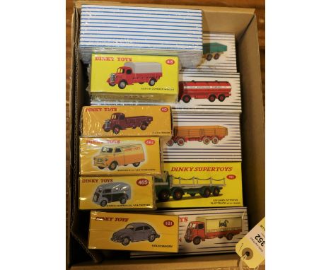 12 Atlas Dinky. Leyland Octopus Wagon (934). Leyland Octopus Tanker, ESSO (943). Leyland Octopus Flat Truck-with Chains (935)