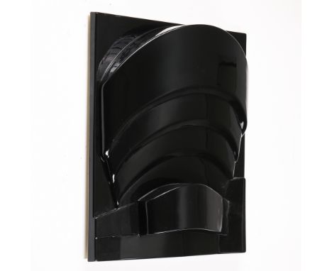 Richard Hamilton* (1922 -2011), Guggenheim, 1970Vakuumgeformtes Plexiglas-Multiple, schwarz. 59 x 59 x 10 cm. Verso bezeichne