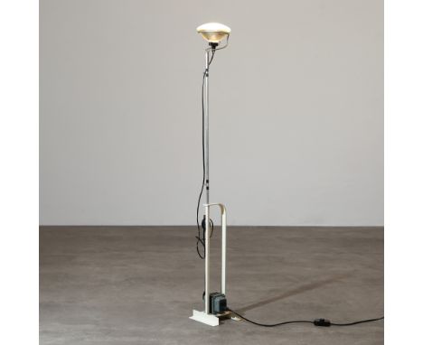 Achille Castiglioni, Stehleuchte Modell ToioAchille CastiglioniFlosEntwurf 1962. Ausführung Flos. Metall, teilweise weiß lack