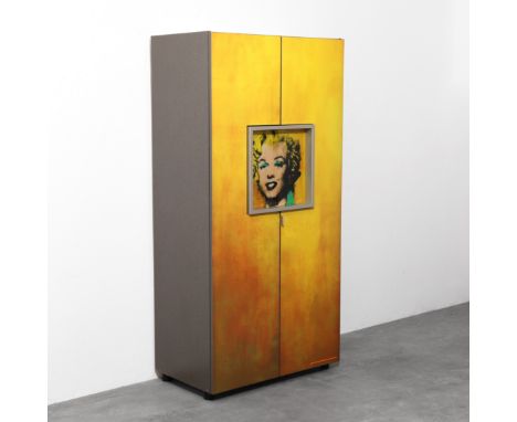 Andy Warhol, Limitierter Barschrank Marilyn gold mit dem Motiv Golden Marilyn Monroe von 1962.Andy Warholhb CollectionEntwurf